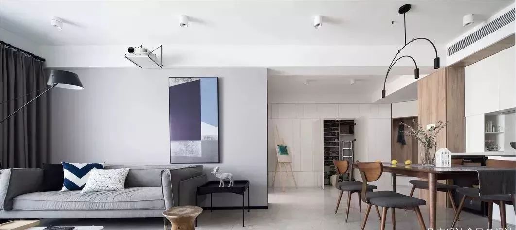 别人家的大白墙高级又好看，你家却丑的像出租房？