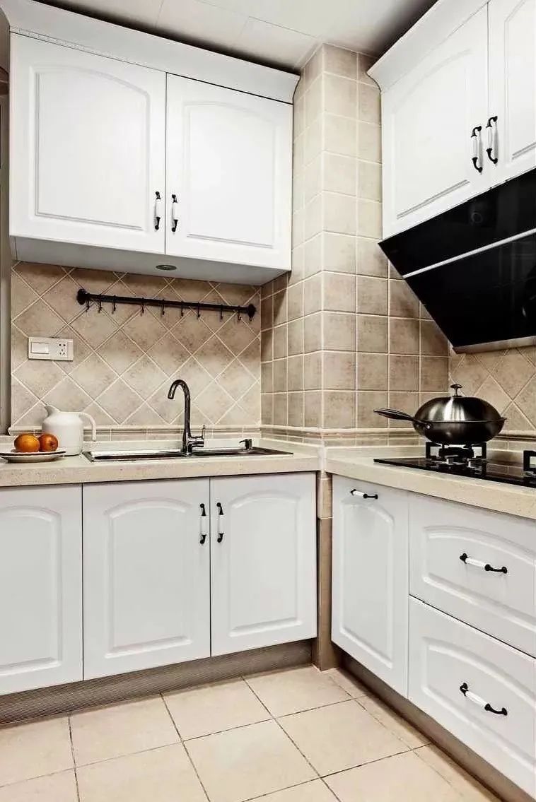 19种令人眼前一亮的小户型厨房色彩搭配，让你摆脱又土又LOW的厨房！