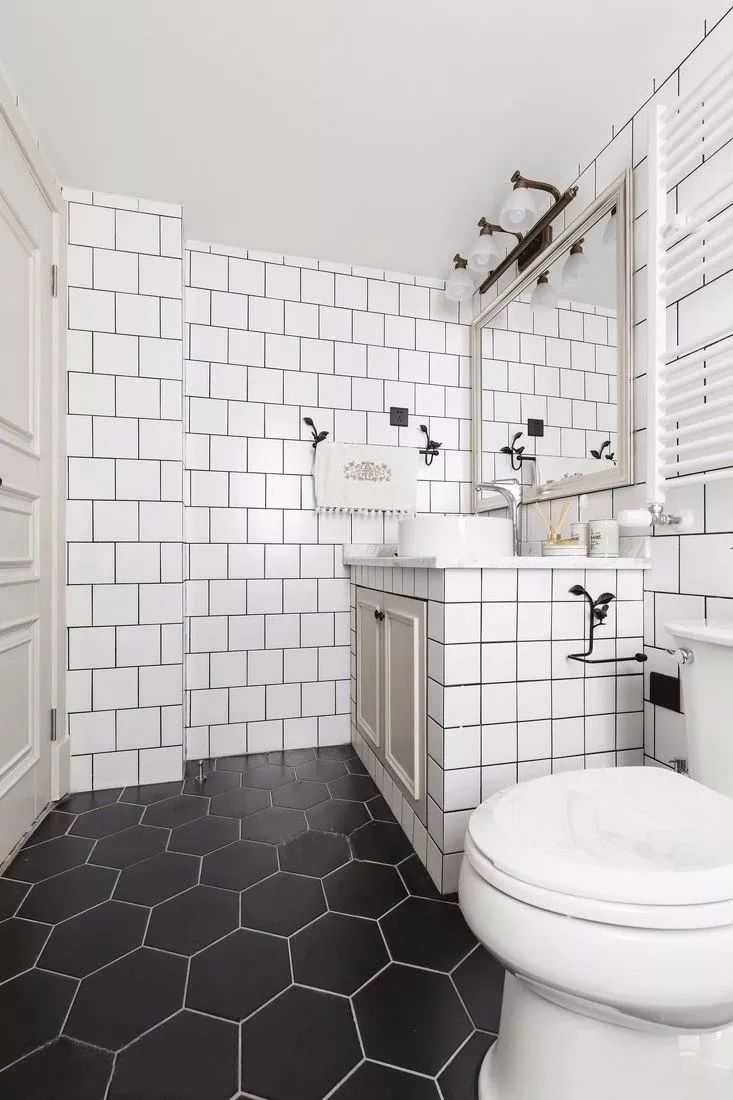 小户型卫生间的毛巾架放哪里？这些地方你可以参考