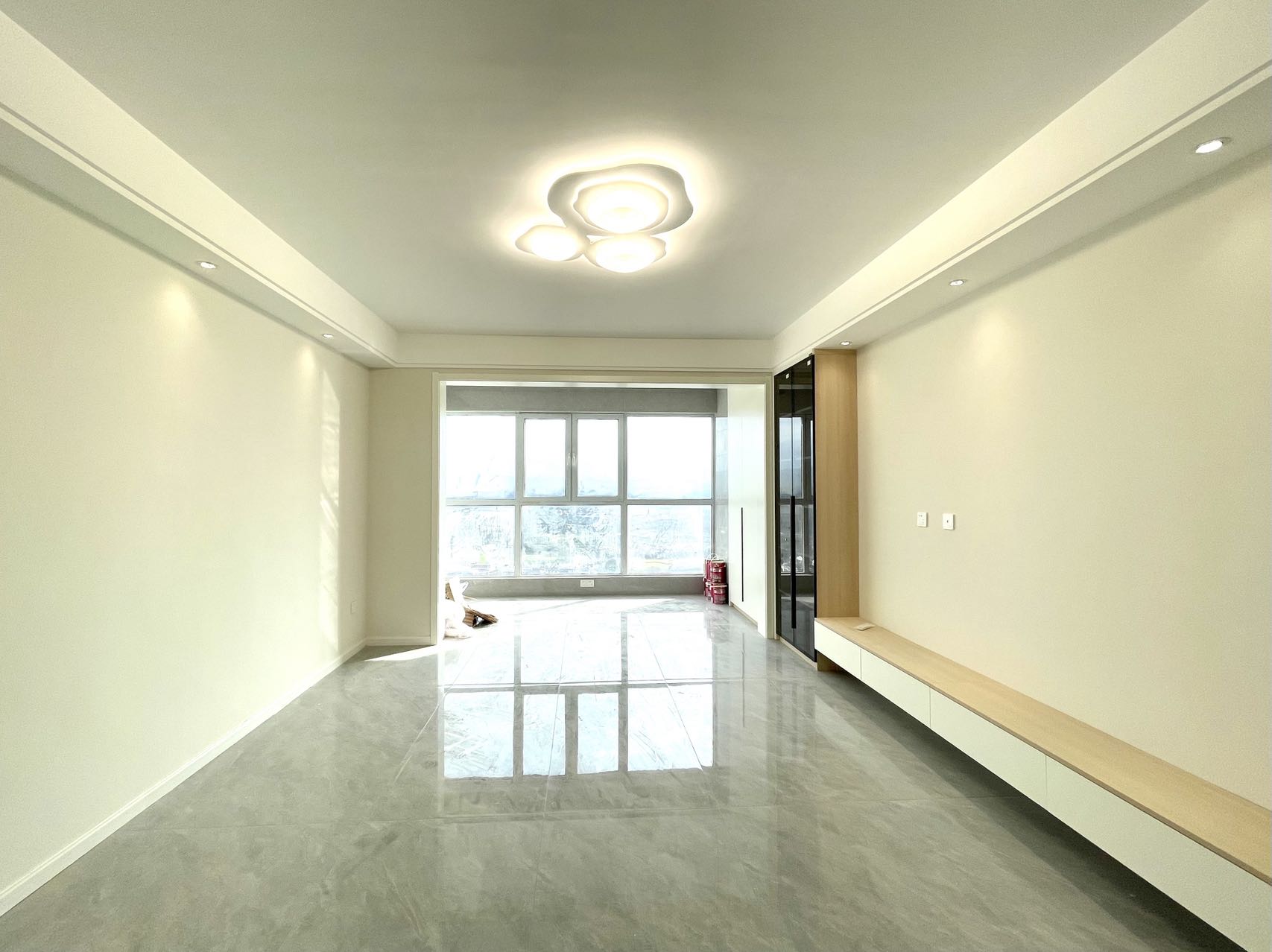 盛世华庭143-现代简约-王龙