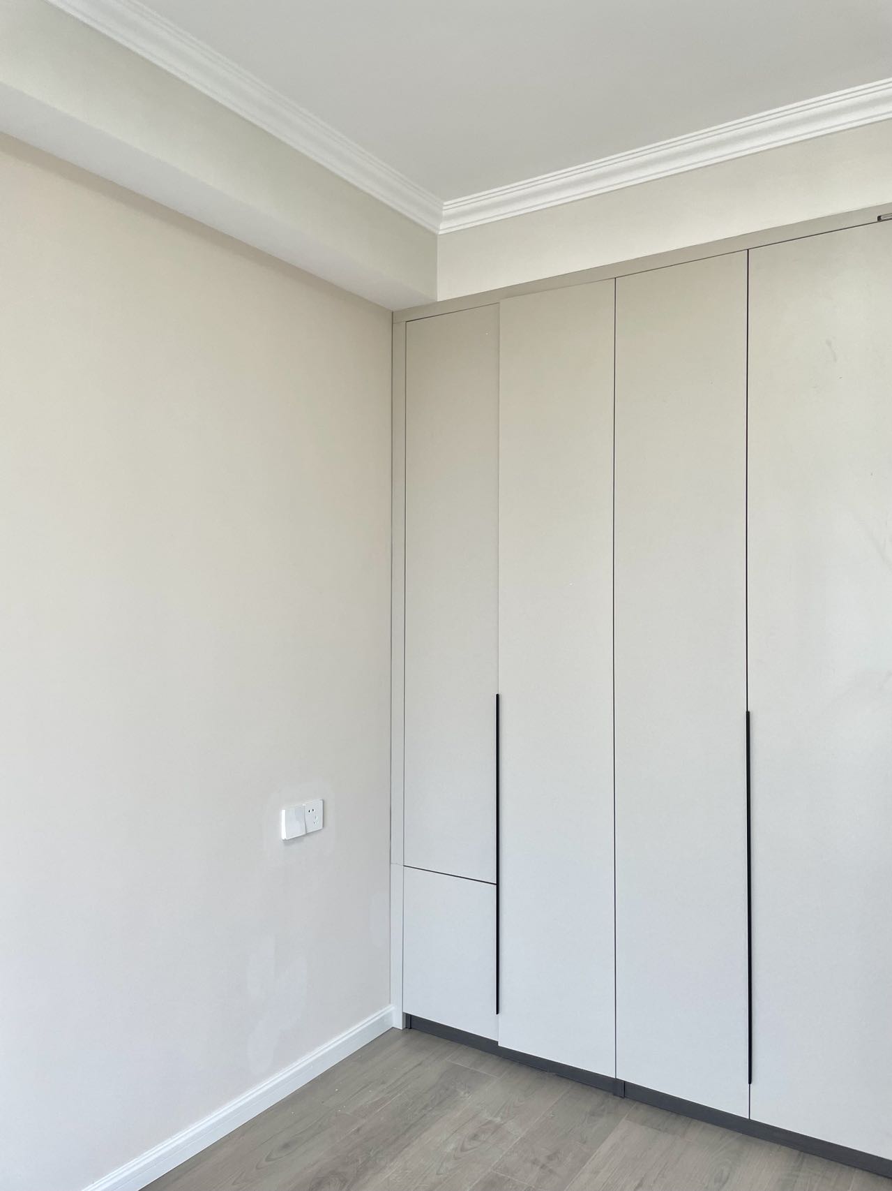 盛世华庭143-现代简约-王龙